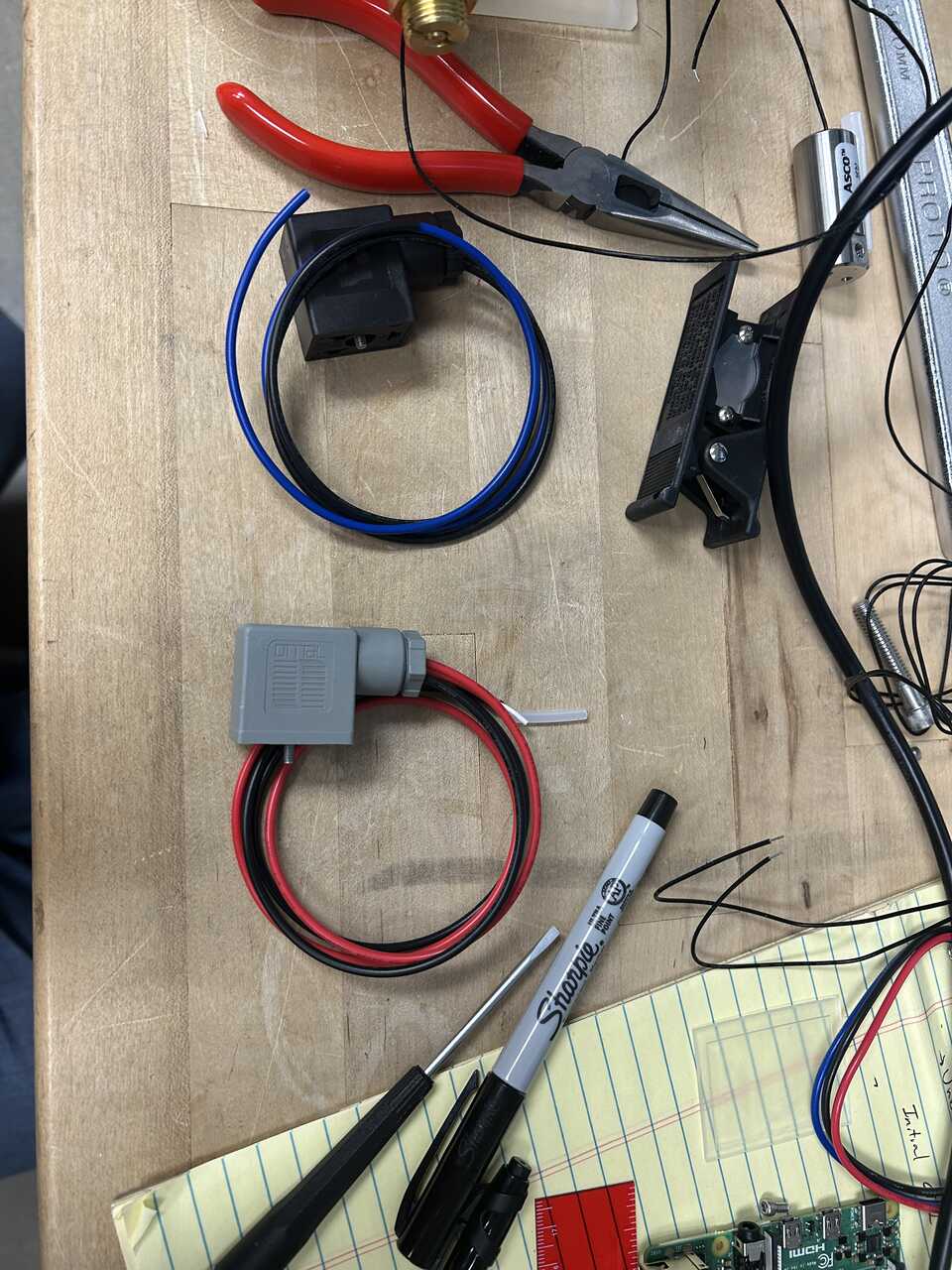 Pneumatic tray both connectors wired