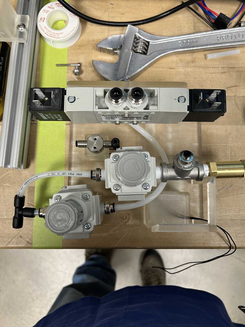 Pneumatic tray plumbing 2