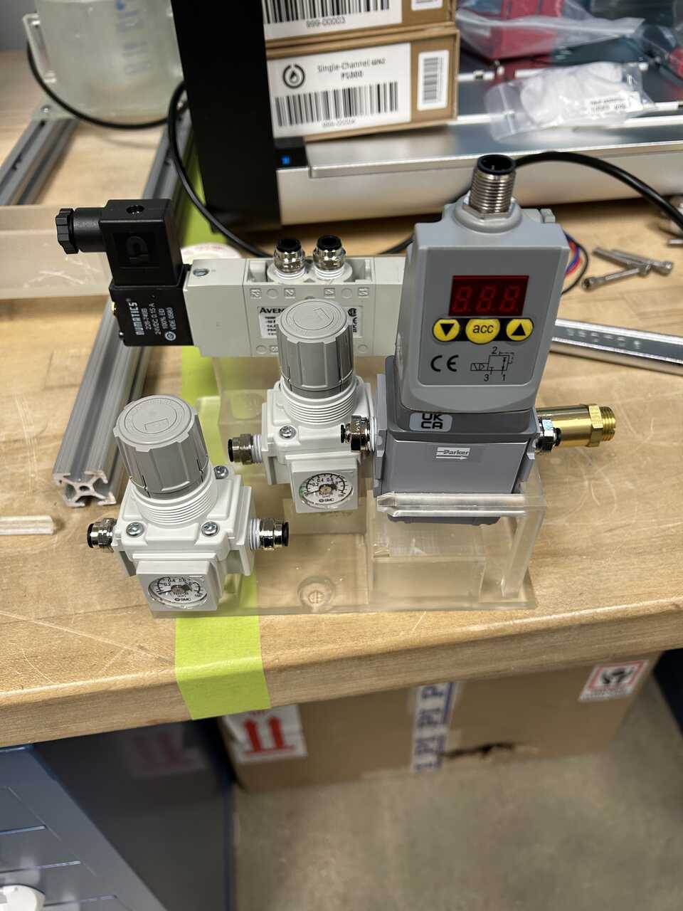 Pneumatic tray with components - alternate view